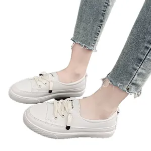 Stylish minimalist women's white platform board shoes featuring a thick sole for summer