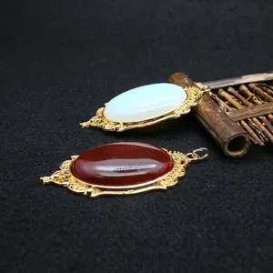 Grandes colgantes ovales vintage con opalo y piedra roja filigrana de oro