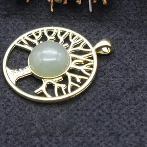 Élégant pendentif Arbre de Vie plaqué or 24 carats avec pierre d'agate calcédoine verte