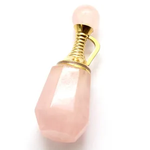 Elegante colgante de frasco de perfume de cuarzo rosa con detalle de cuello dorado