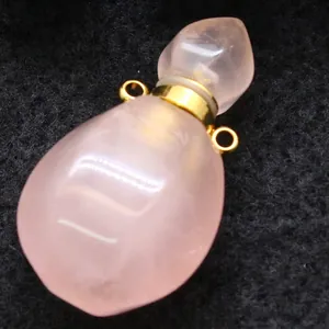 Eleganter Flakon-Anhänger aus Rosenquarz in Flaschenkürbisform mit goldenen Metallringen