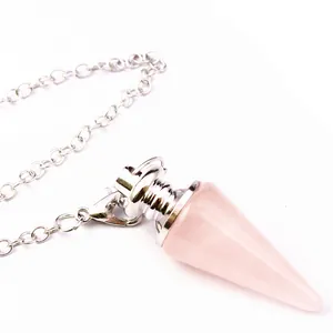 Pendule en quartz rose conique avec chaîne en argent pour la divination et la méditation