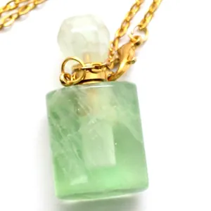 Collana con ciondolo a boccetta di olio essenziale in fluorite verde