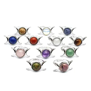 Sammlung von Vintage-Silber-Triple-Moon-Ringen mit verschiedenen Naturstein-Einsätzen.