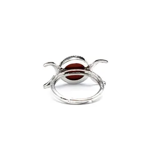 Rückansicht des silbernen Vintage-Halbmondrings mit verstellbarem Band und Stein