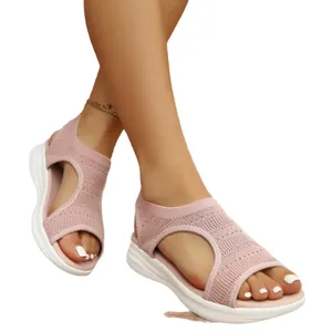 Roze fly-woven mesh plateau sandalen voor dames met peep-toe en sportief ontwerp