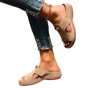 Sandales compensées d'été pour femmes avec bout ouvert et détails de couture élégants