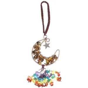 Ornamento per auto a luna e stella fatto a mano con cristalli naturali e corda intrecciata.