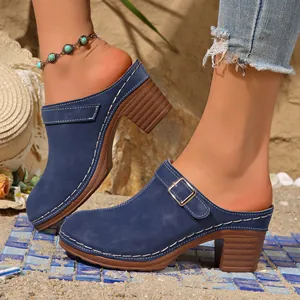 Mules vintage en daim bleu à talons épais et bout fermé avec boucle pour femmes