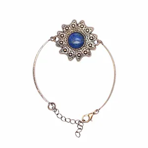 Vintage Bronze Blumenarmband mit blauem Lapislazuli Stein und verstellbarer Kette