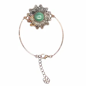Vintage Armband mit grüner Achatblume, antikes Bronze-Finish und verstellbare Kette