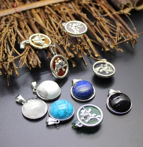 Sélection de pendentifs oiseaux en pierre naturelle avec agate rouge et turquoise