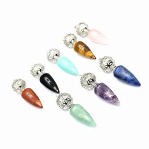 Assortimento di ciondoli a cono in pietre naturali con sfere decorative in filigrana argento