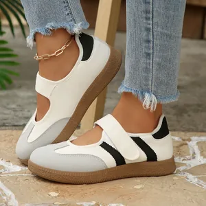 Eleganti sneaker Mary Jane bianche da donna con velcro e una comoda suola piatta