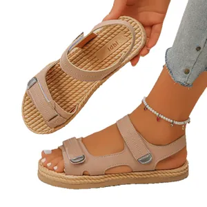 Sandali platform casual beige da donna con suola spessa effetto corda e chiusura a strappo