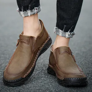 Mocasines casuales de cuero marrón para hombre con suelas gruesas y cremalleras laterales
