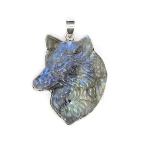 Handgeschnitzter Wolfskopf-Anhänger aus echtem Labradorit mit blauem Glanzeffekt