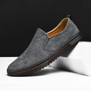 Chaussures décontractées grises pour hommes, respirantes, effet daim, semelle en gomme.
