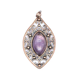 Ciondolo vintage stile ametista viola con montatura in filigrana di bronzo antico