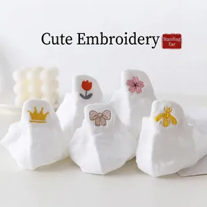 Damen Niedliche Weiße Netz Söckchen Atmungsaktiv Japanischer Stil Kawaii Stickerei Füßlinge Krone Herz Blumen Design