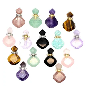 Assortiment van natuursteen kristal etherische olie fles hangers in ruitvormige ontwerpen