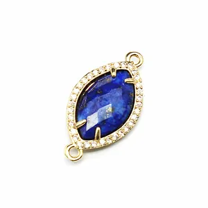 Dettaglio del connettore in pietra naturale blu a forma di marquise per gioielli DIY.