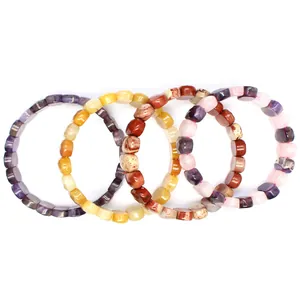 Ensemble de quatre bracelets en pierre naturelle facettée avec perles de 11x16mm