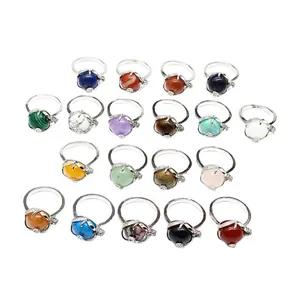 Collection de bagues réglables en pierre naturelle avec micro-pavage floral délicat