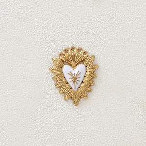 Ciondolo a cuore vintage in acciaio inox dorato con smalto bianco per gioielli fai da te