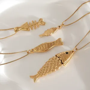 Collana con Ciondolo a Pesce in Acciaio Inossidabile Carino Stile Giapponese Placcato Oro Hip Hop Koi Lisca di Pesce Gioielli