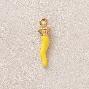 Gelber italienischer Horn-Chili-Anhänger aus vergoldetem Edelstahl für DIY-Schmuck