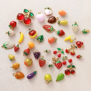 Collezione di ciondoli a forma di frutta in smalto 3D placcato oro per gioielli fai da te