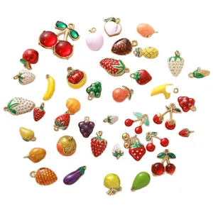 Varietà di ciondoli a forma di frutta in smalto 3D placcato oro per gioielli fai da te