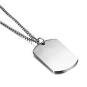 Pendentif plaque d'identité vierge en acier inoxydable avec chaîne pour gravure.