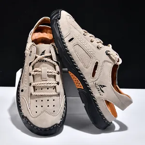 Sandales Homme Décontractées de Plein Air à Bout Fermé en Cuir PU Couture Manuelle Respirant Ajouré Semelle Épaisse Antidérapant Chaussures de Plage