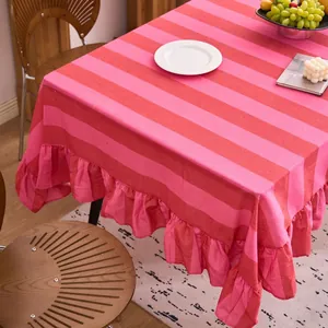 Hermoso mantel de algodón y lino a rayas rosas de estilo coreano con finos volantes