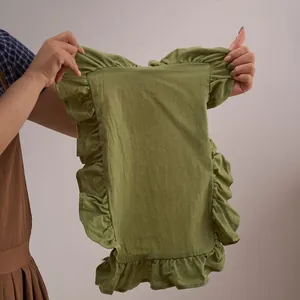 Tovaglietta verde oliva minimalista con bordi a balze per decorazione della tavola