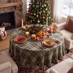 Elegante runde Weihnachts-Tischdecke mit Karomuster und Rüschen für das Esszimmer