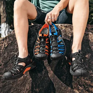 Men's outdoor beach sandals with elastic bungee laces and protective closed-toe design.