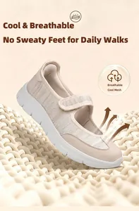 Primer plano de zapato Mary Jane transpirable con suela de EVA gruesa, cómoda y muy suave.