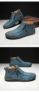 Nahaufnahme blauer Herren-Freizeitstiefel aus Leder mit Reißverschluss und Handnaht