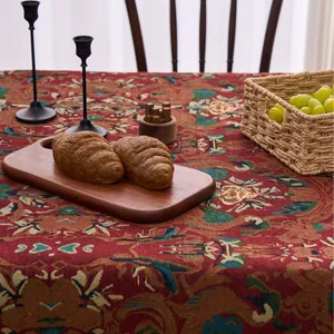 Elegante dunkelrote Jacquard-Tischdecke mit Vintage-Blumenmuster für Ihr Esszimmer
