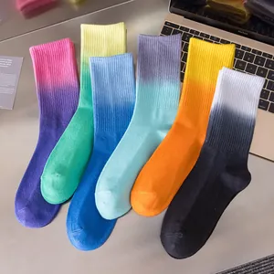 Absolvierte Batik Crew Socken Für Männer Frauen Baumwolle Gerippt Leichtathletik Sport Socken Hip Hop Skateboard Mid Tube Socken