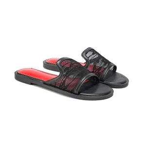 Sandales plates pour femmes avec mesh en dentelle noire et semelle intérieure rouge vif