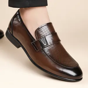 Sandales en Cuir Formelles pour Hommes Style Britannique Ajourées Respirantes Chaussures Slip-on Semelle Souple Bureau Été Noir Brun