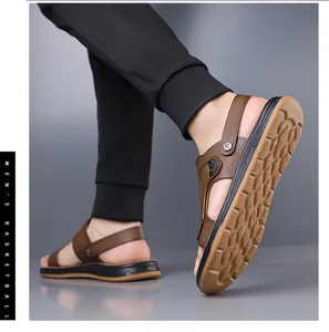 Seitenansicht von braunen Leder-Sommersandalen für Herren im Dual-Wear-Stil