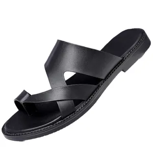 Herren Sommer Sandalen in Schwarz mit Zehenschlaufe und rutschfester flacher Sohle