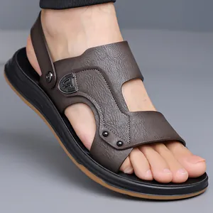 Stilvolle braune Herren-Sandalen aus Lederimitat für Strand und Sommerfreizeit