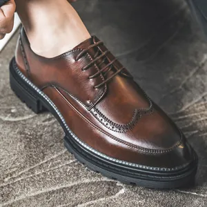 Scarpe Brogue da Uomo in Pelle Business Formale con Intagli Wingtip Suola in Gomma Antiscivolo Scarpe Eleganti Rialzate Uomo