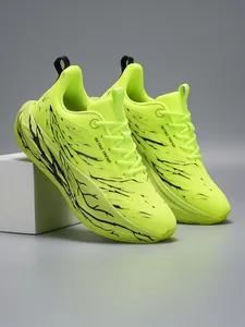 Opvallende neon groene heren hardloopschoenen met ademend mesh en retro trend motief